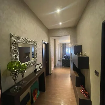 Luxury Centre Τίρανα